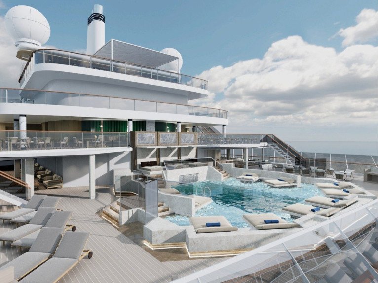 Atoll Pool & Bar on EXPLORA III