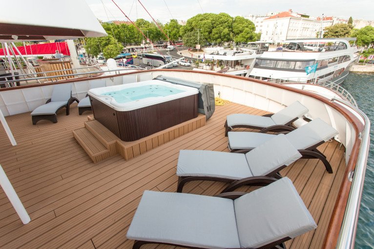 Riviera Travel gallery image