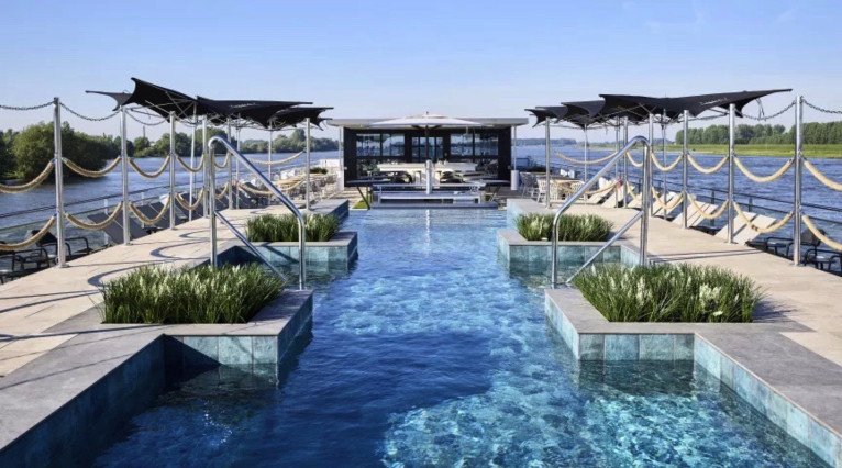 Riviera Travel gallery image