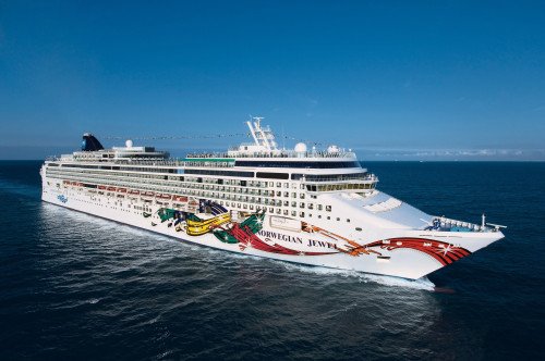 Norwegian Jewel cruise ship Image