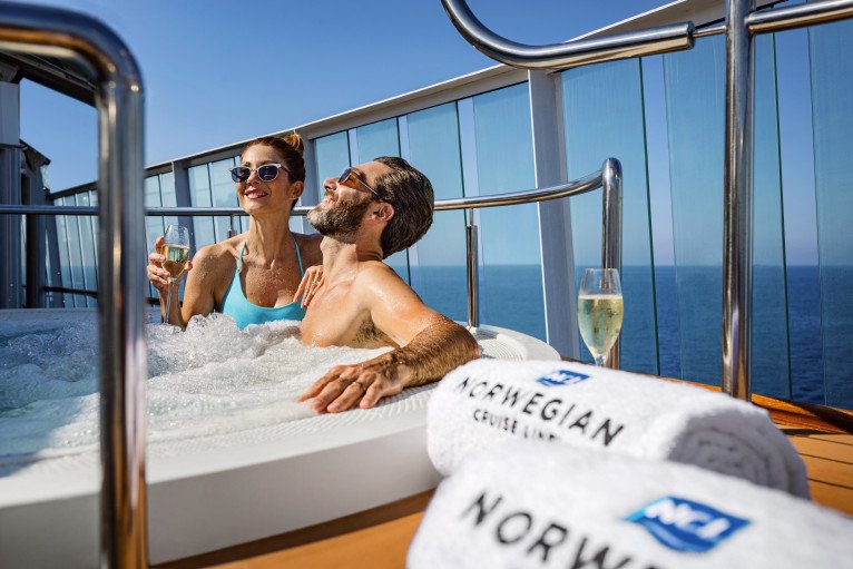 Hot Tubs on Norwegian Jade