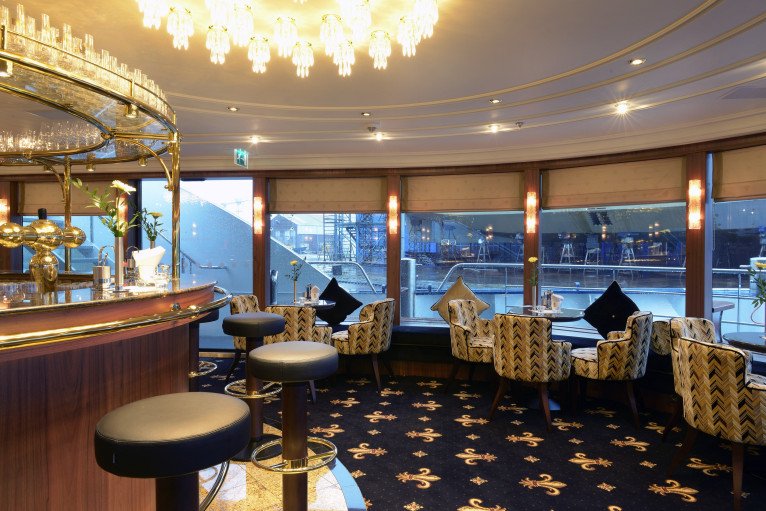 Observation Lounge and Bar