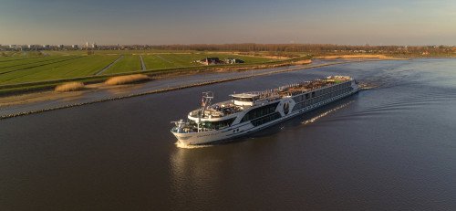 MS George Eliot Image