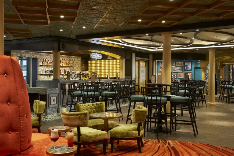 Havana Bar & Pool on Carnival Mardi Gras