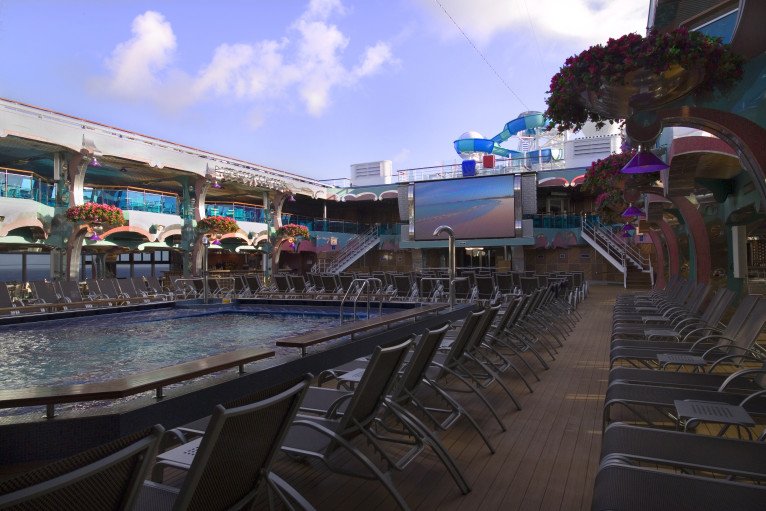 Serenity Adult-Only Retreat™ on Carnival Splendor