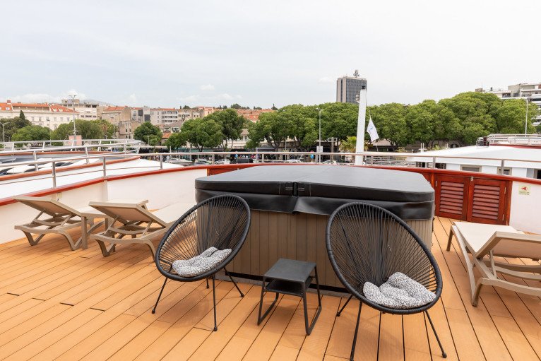Riviera Travel gallery image