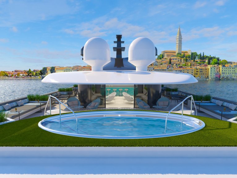 Sky Bar on Emerald Raiya