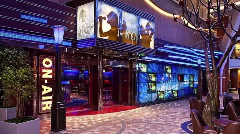 On Air Club on Allure of the Seas