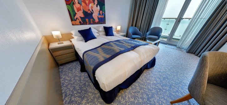 Balcony Junior Suite (BJ)