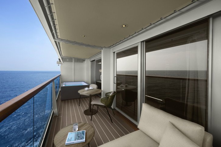 Cove Residence with Whirlpool