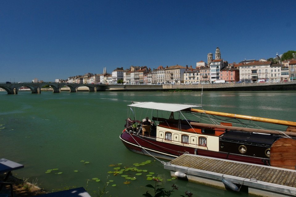 Mâcon cruise port