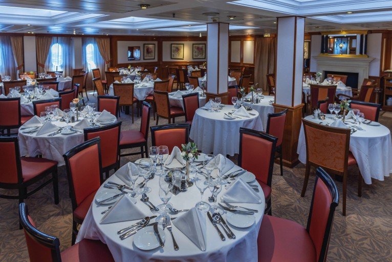 Restaurant on Caledonian Sky