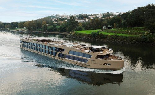 MS Estrela cruise ship Image
