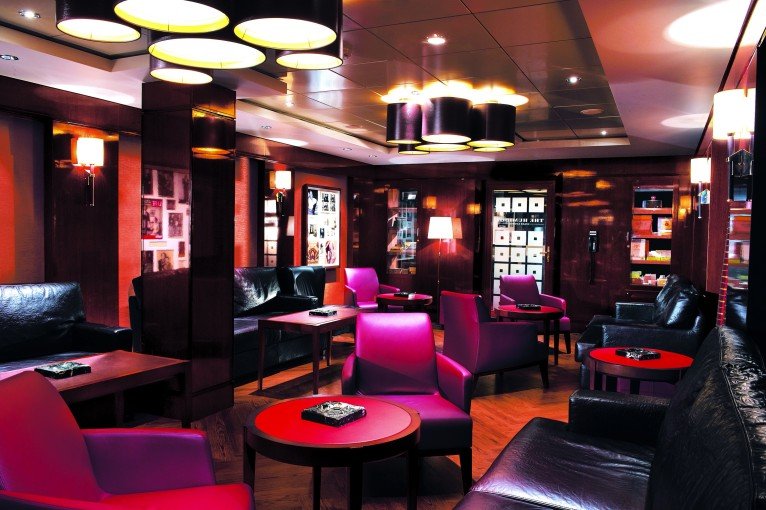 Cigar Lounge on Norwegian Jade