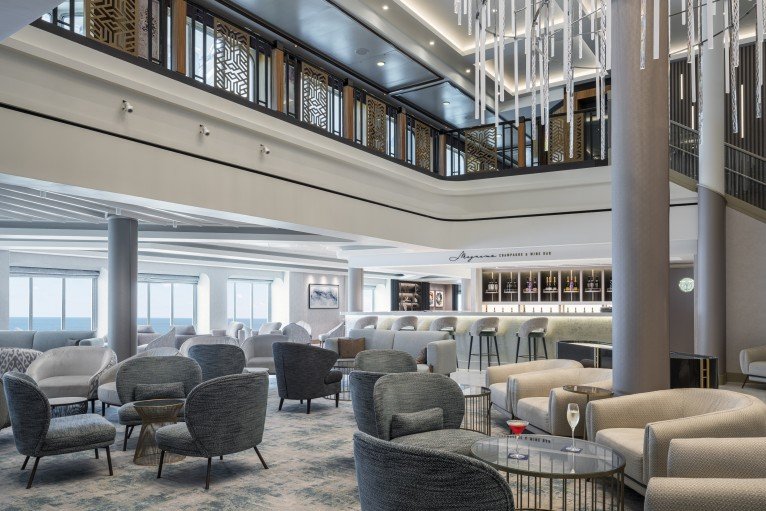 Magnum's Champagne & Wine Bar on Norwegian Gem