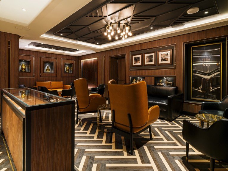Humidor Cigar Lounge on Norwegian Aqua