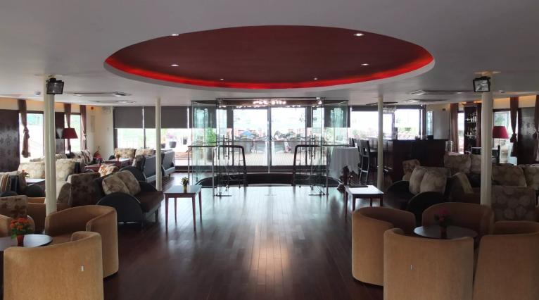 Panoramic Lounge Bar
