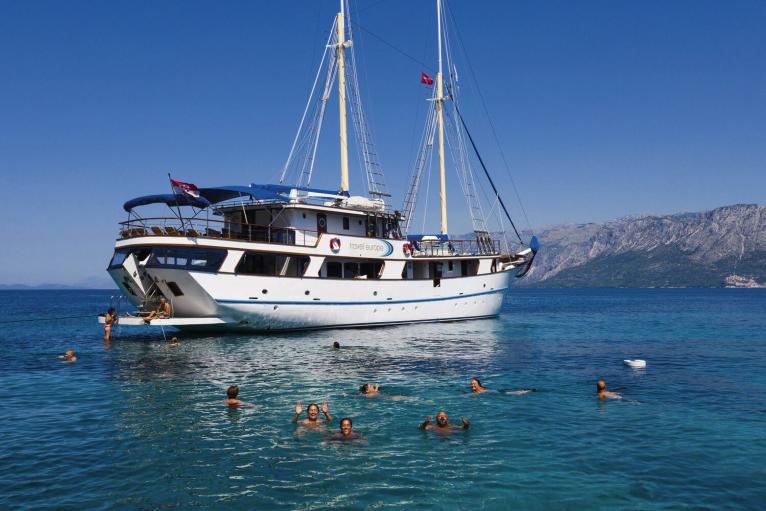Riviera Travel gallery image