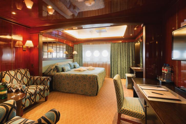 Standard Suite (Forward)