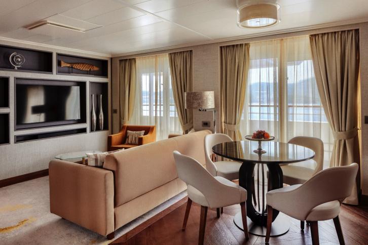 Junior Crystal Penthouse Suite