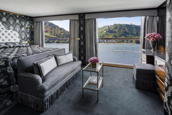 Suite on S.S. Antoinette