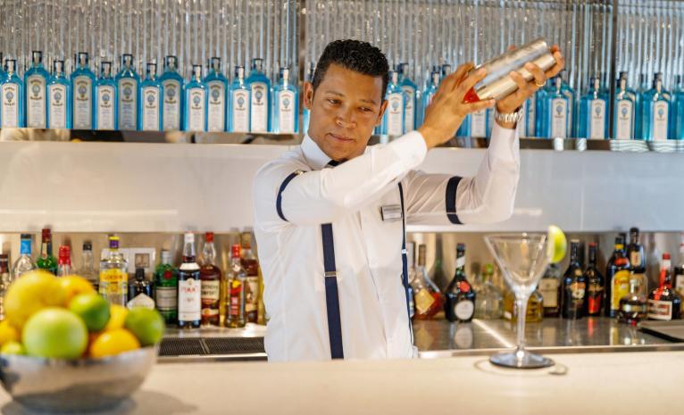 Amici Bar & Lounge on Emerald Raiya