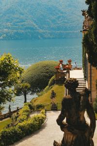 Lake Como cruise port
