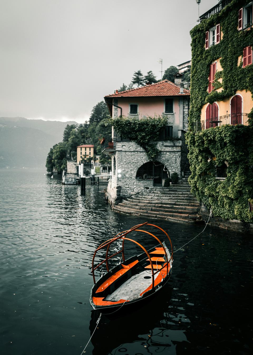 Lake Como cruise port