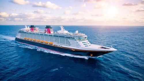 Disney Dream cruise ship Image