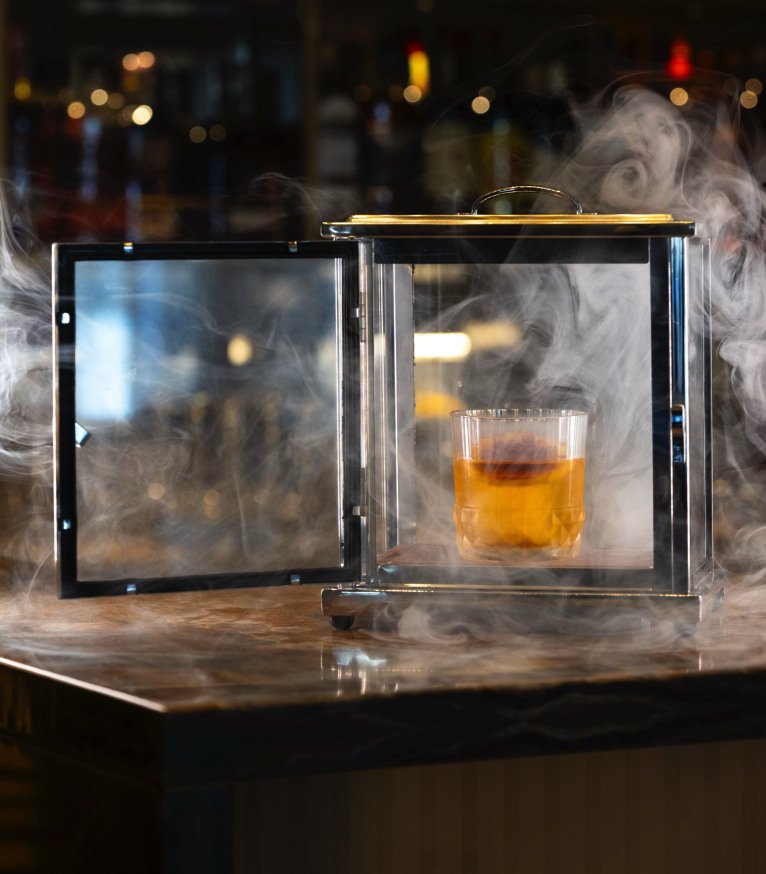 Immersive Mixology Experiences on Oceania Sonata