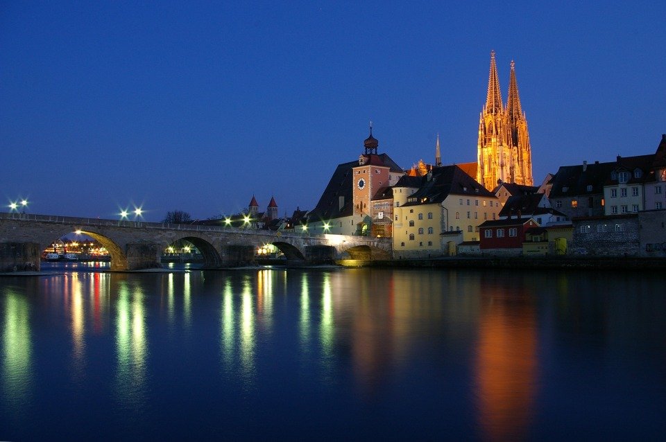 Danube Grandeur & Prague