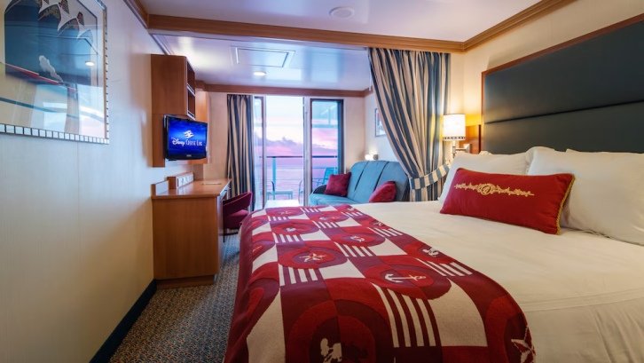 Deluxe Oceanview with Verandah cabin on Disney Dream
