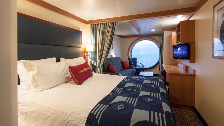 Deluxe Family Oceanview Stateroom on Disney Dream
