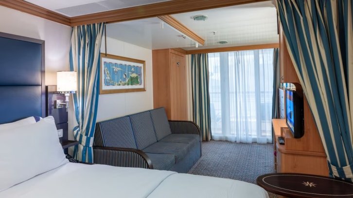 Deluxe Family Oceanview Stateroom with Verandah on Disney Wonder