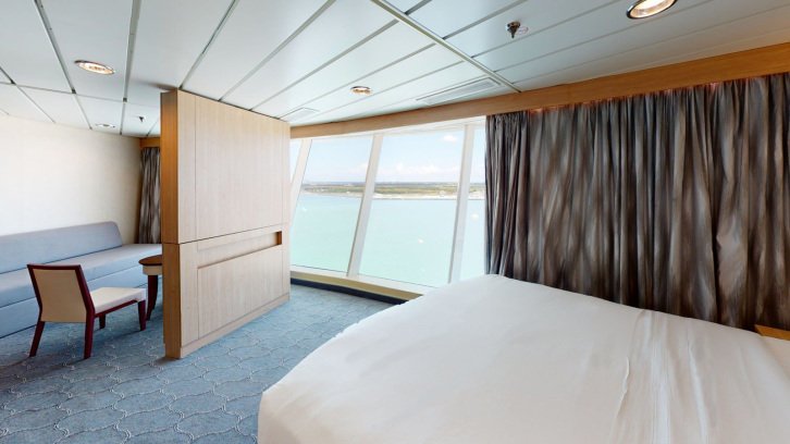 Ocean View Panoramic Suite (No Balcony) on Independence Of The Seas