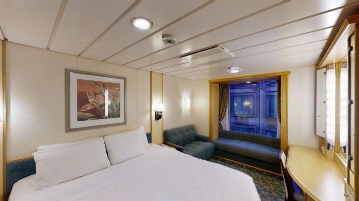 Promenade View Interior cabin on Mariner of the Seas