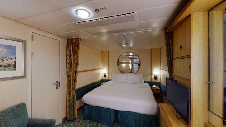 Interior cabin on Mariner of the Seas