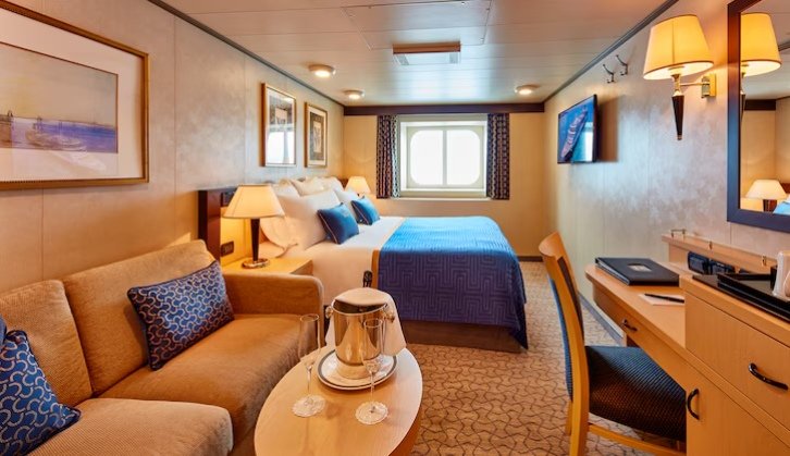 Britannia Deluxe Oceanview cabin on Queen Victoria
