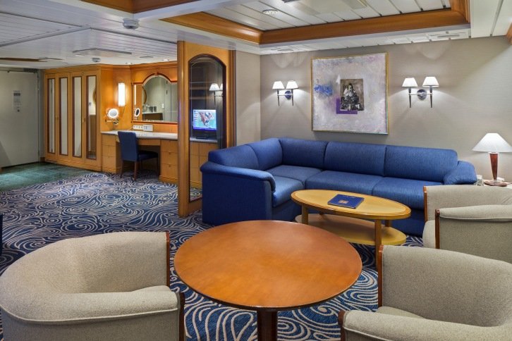 Owner's Suite - 1 Bedroom on Vision of the Seas
