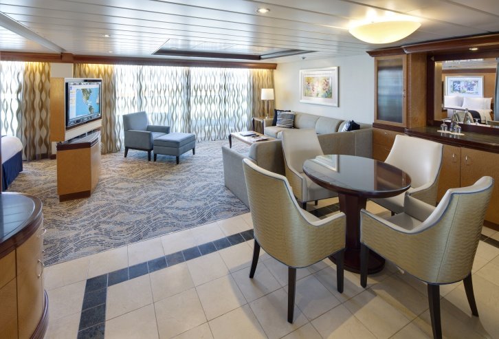 Owner's Suite - 1 bedroom on Voyager of the Seas