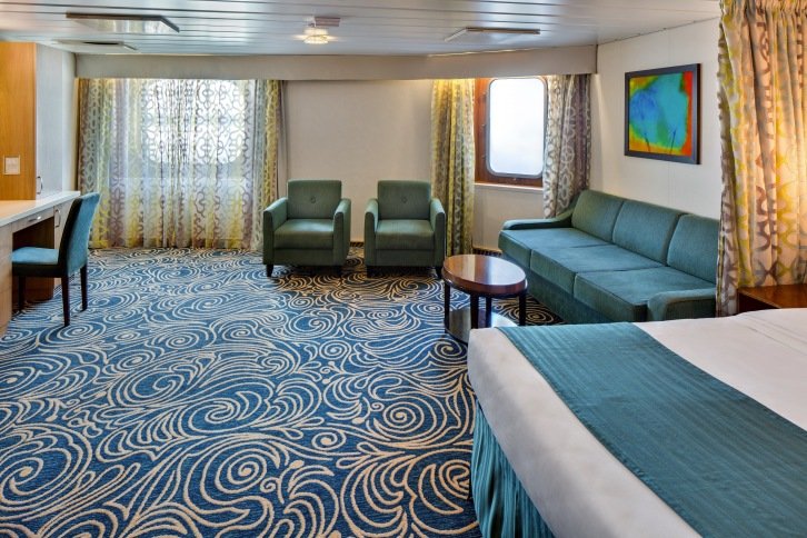 Ocean View Suite (No Balcony) on Vision of the Seas