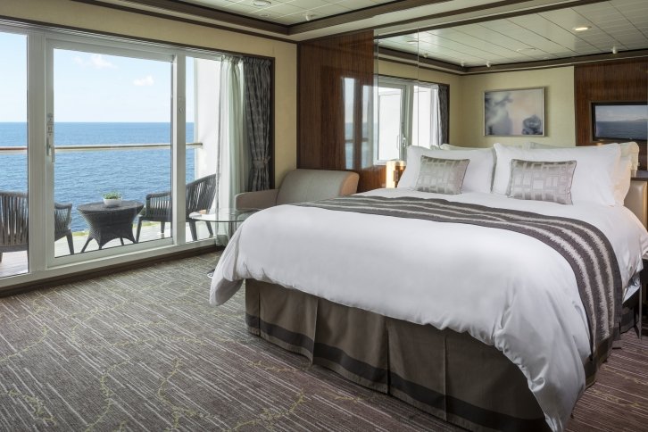 Balcony cabin on Norwegian Gem