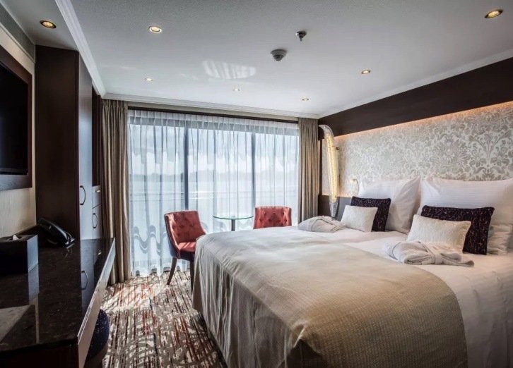 Standard Suite - The Diamond (Upper) Deck on MS Oscar Wilde