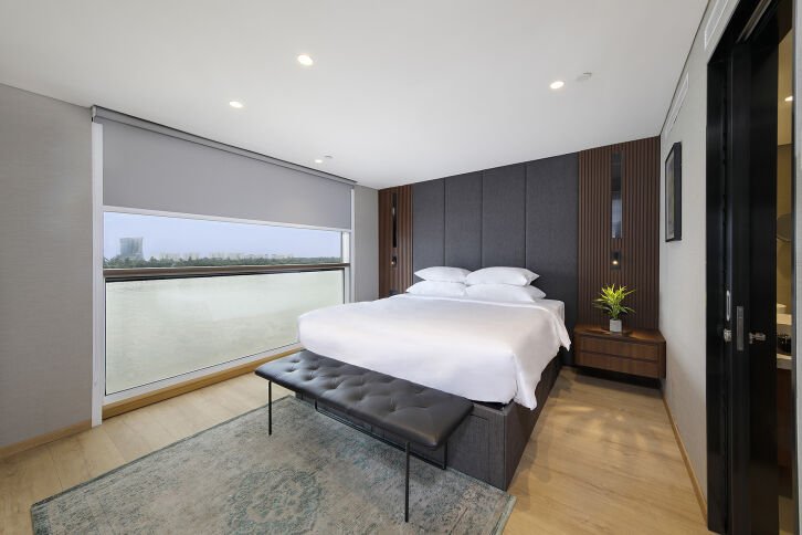 Owner's One-bedroom Suite on Azamara Quest