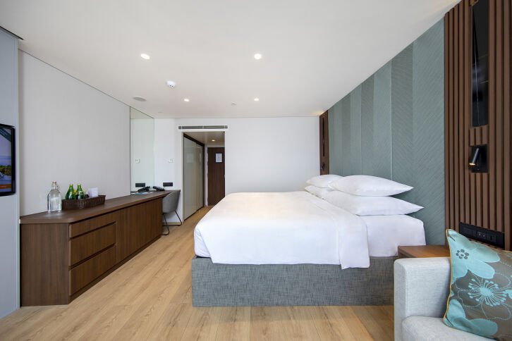Emerald Panorama Balcony Suite on Azamara Quest