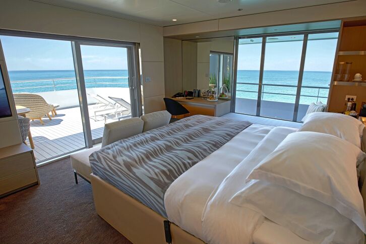 Yacht Suite on Emerald Azzurra
