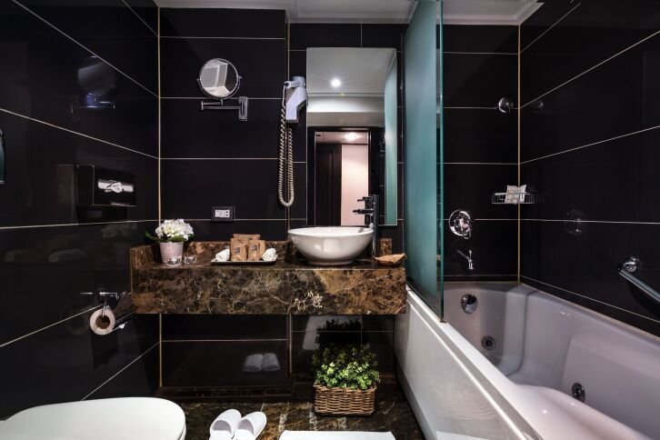 Royal Suite on MS Farah