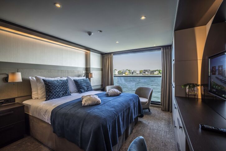 French-Style Balcony Stateroom on Travelmarvel Polaris