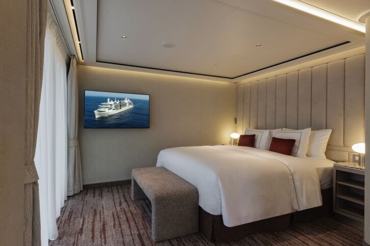 Otium Suite on Silver Ray
