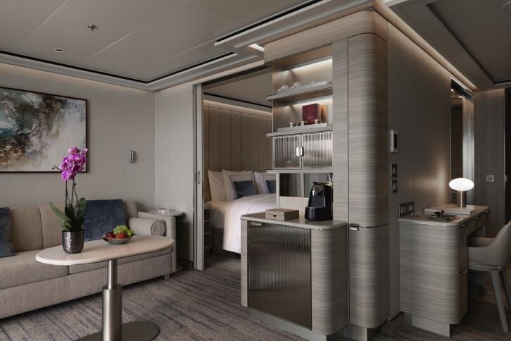 Premium Medallion Suite on Silver Ray